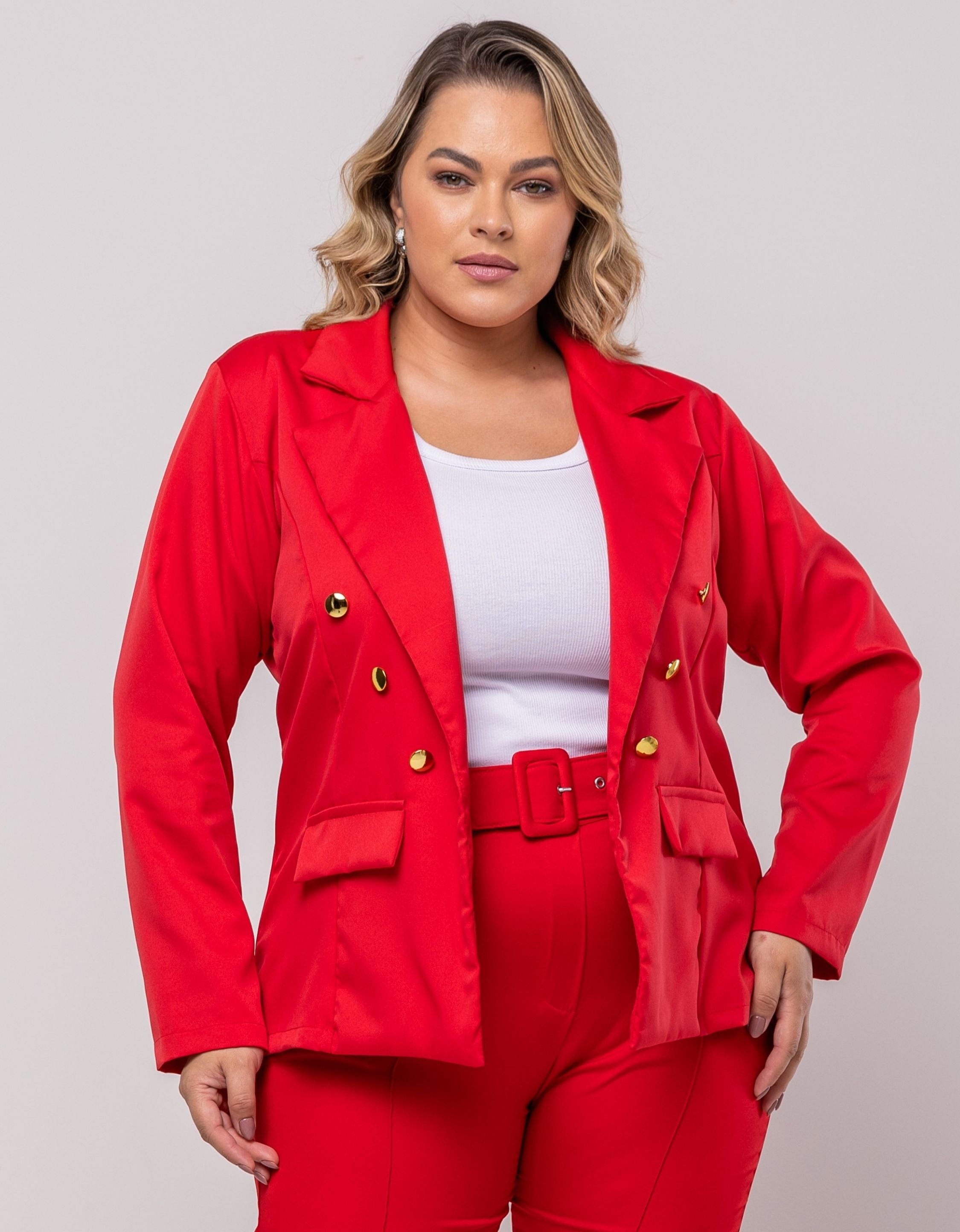 Blazer Plus Size Em Alfaiataria Com Botões