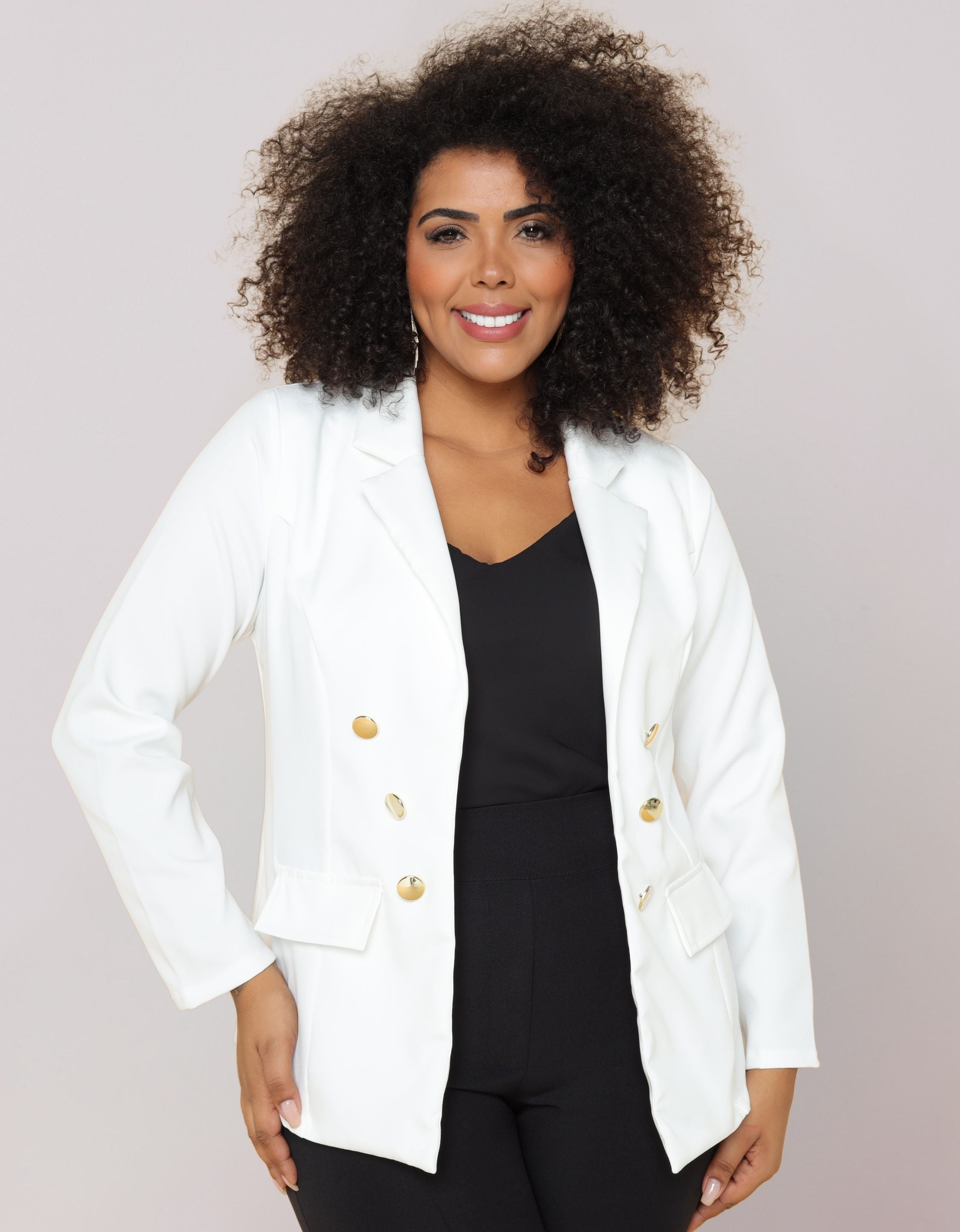 Blazer Plus Size Em Alfaiataria Com Botões