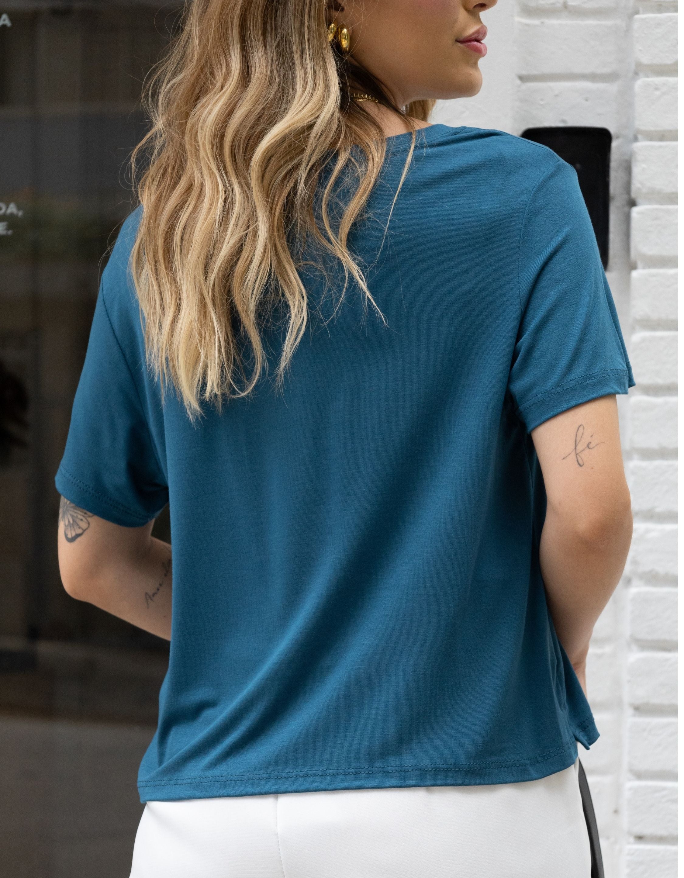 Blusa Malha de Viscose Gola Canoa
