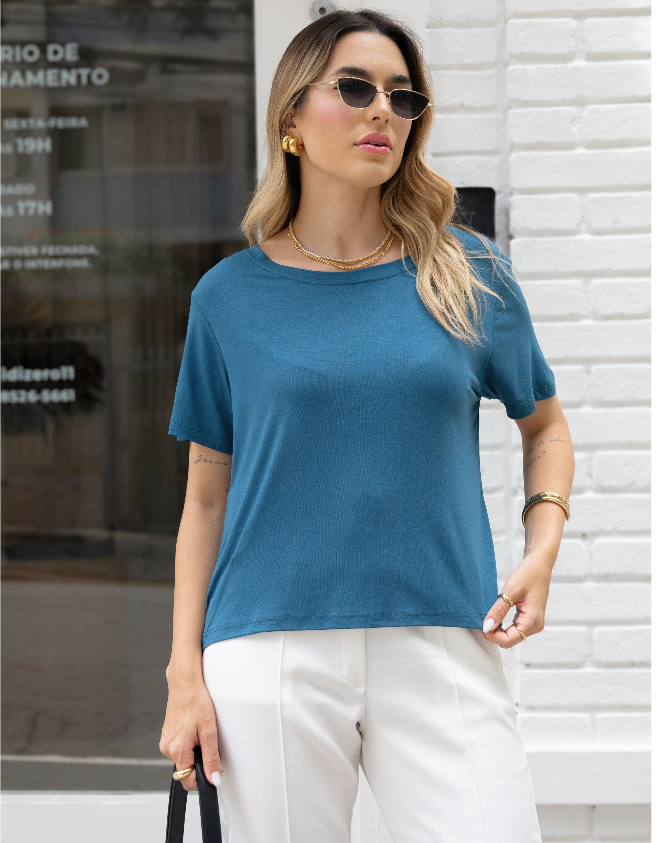 Blusa Malha de Viscose Gola Canoa