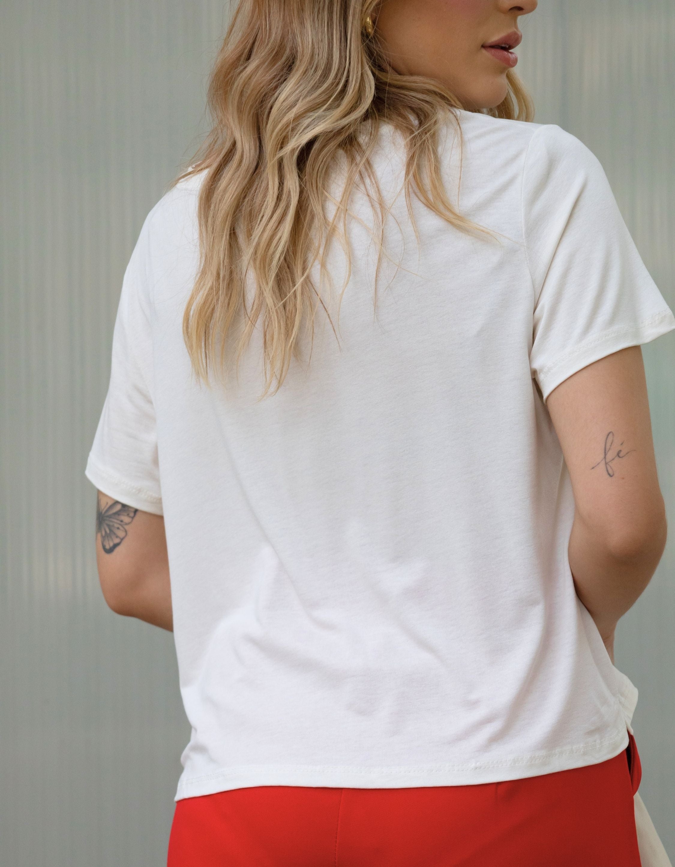 Blusa Malha de Viscose Gola Canoa