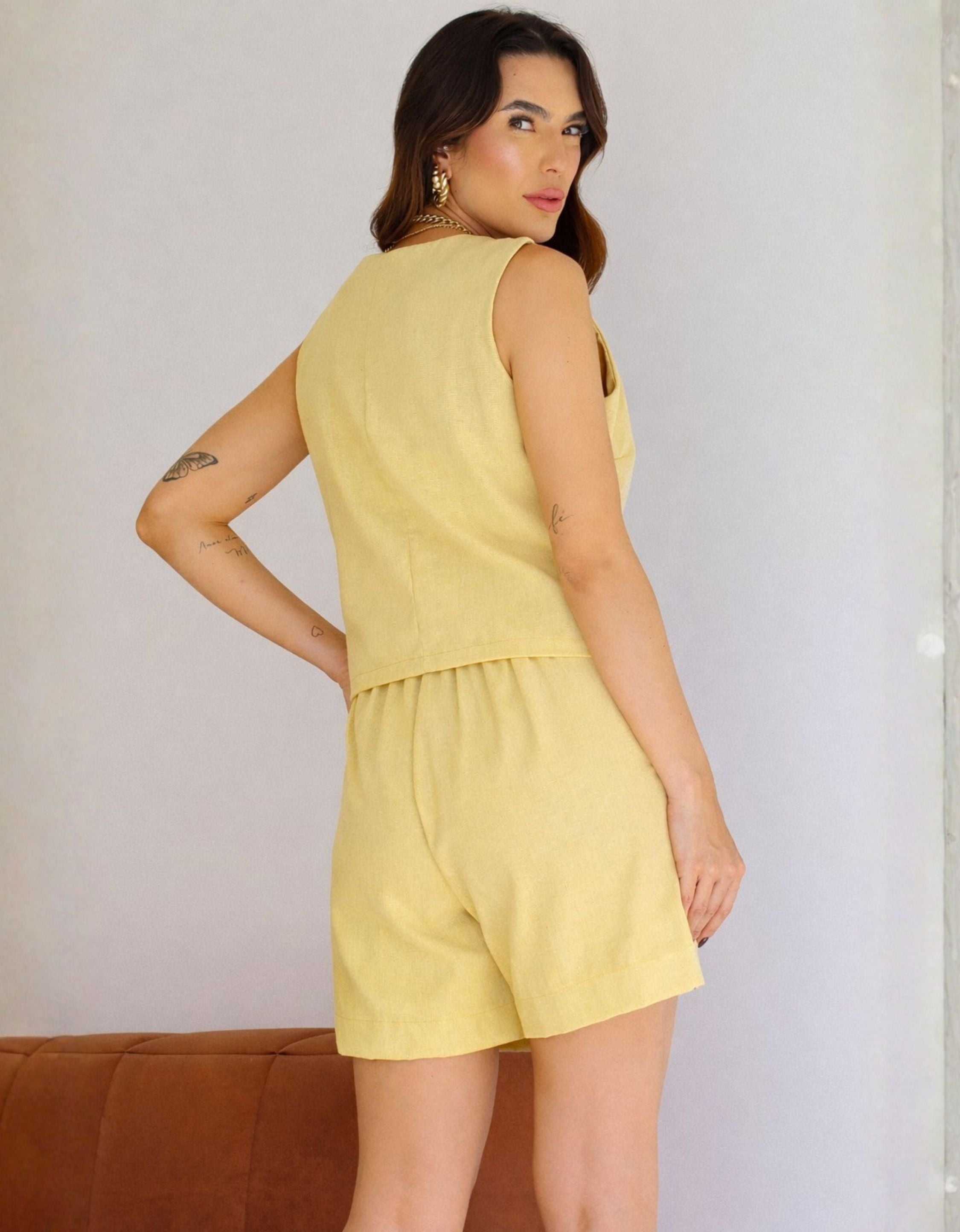 Short Alfaiataria em Linho com Elástico