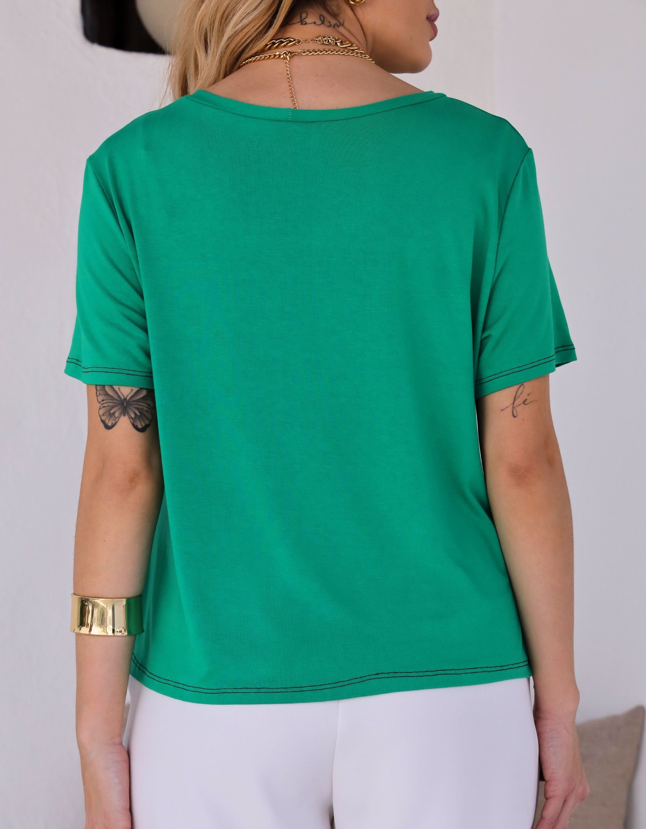 Blusa Malha de Viscose Gola Canoa