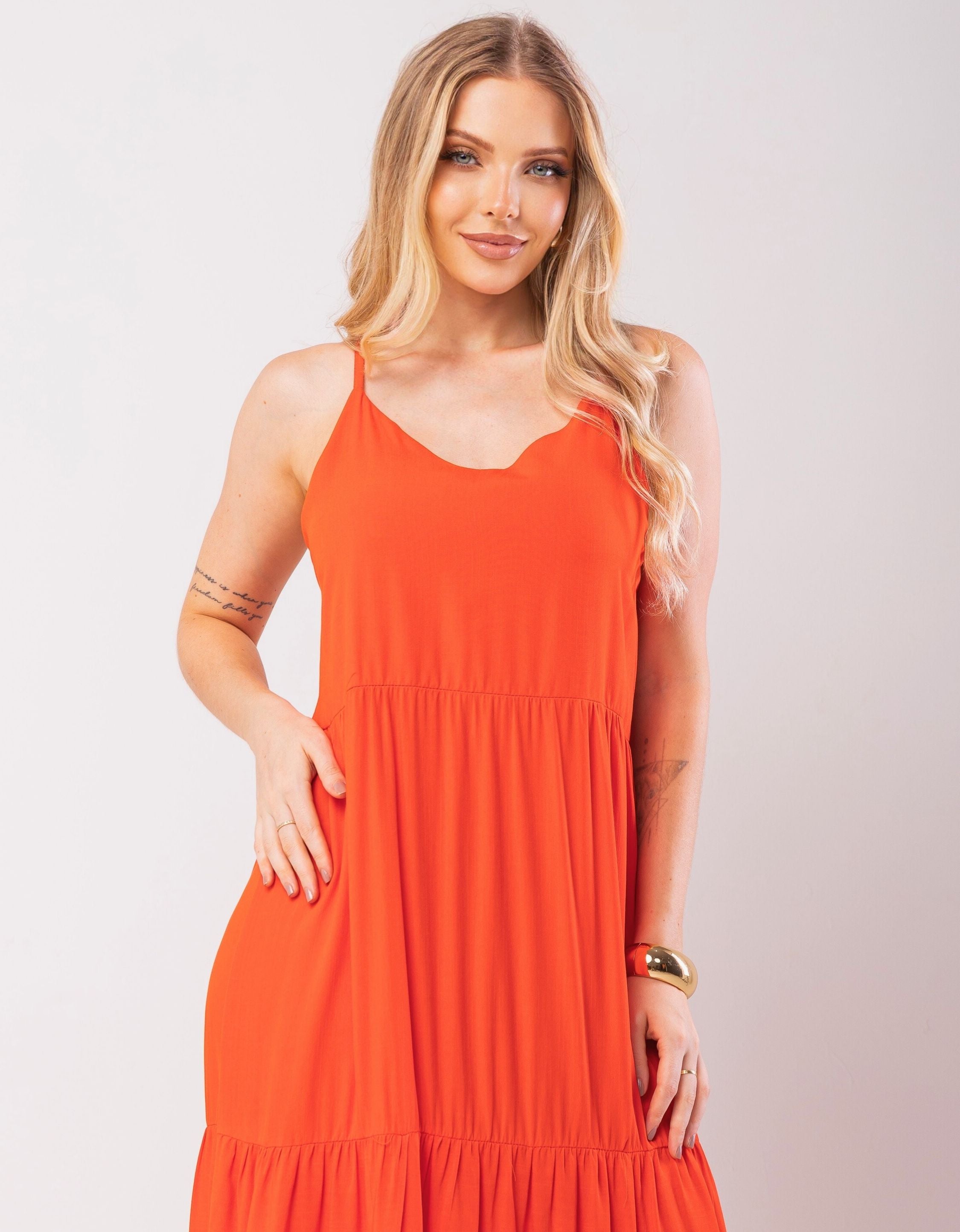 Vestido Longo Viscolinho com Alças Reguláveis