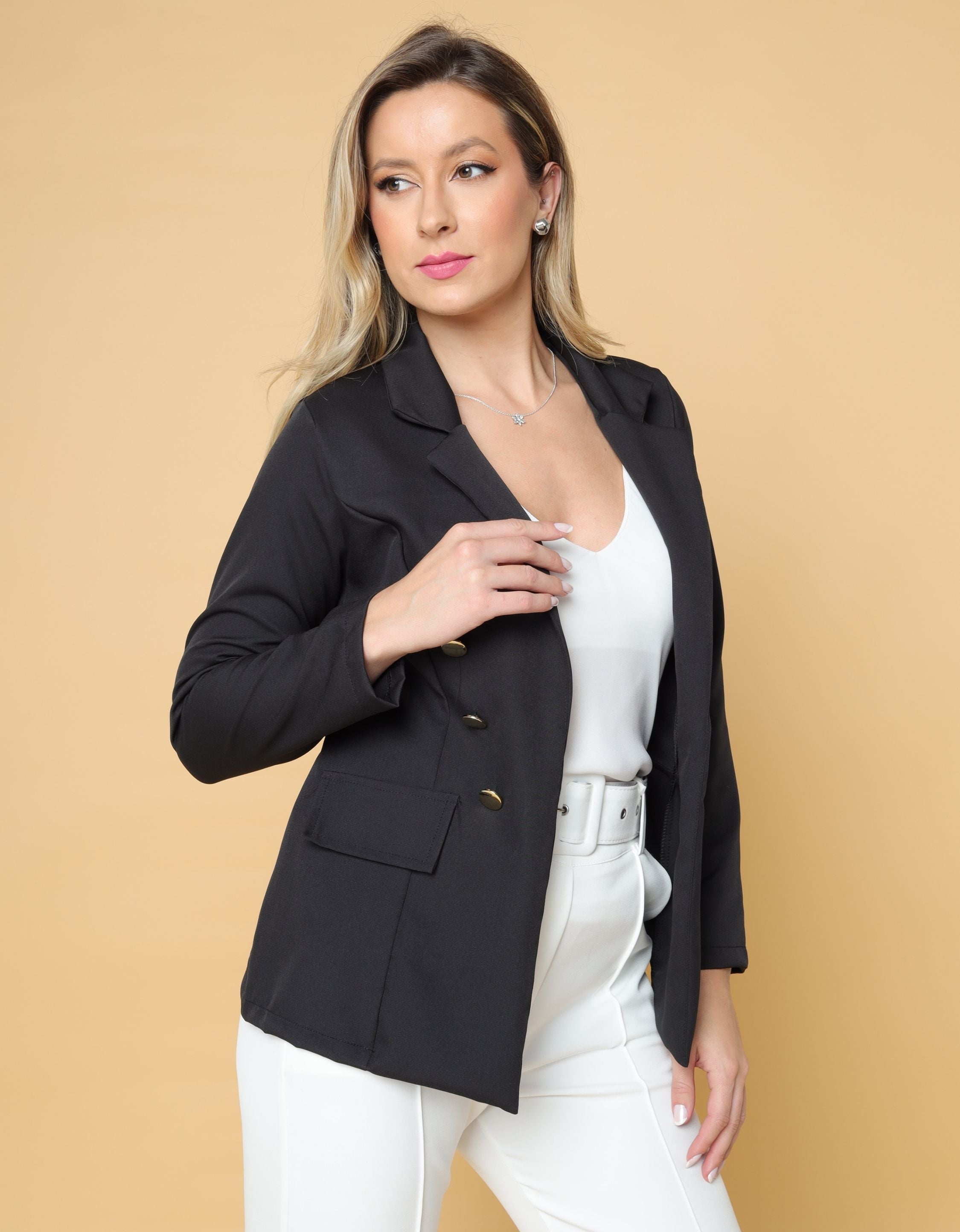 Blazer em Alfaiataria Com Botões Dourados
