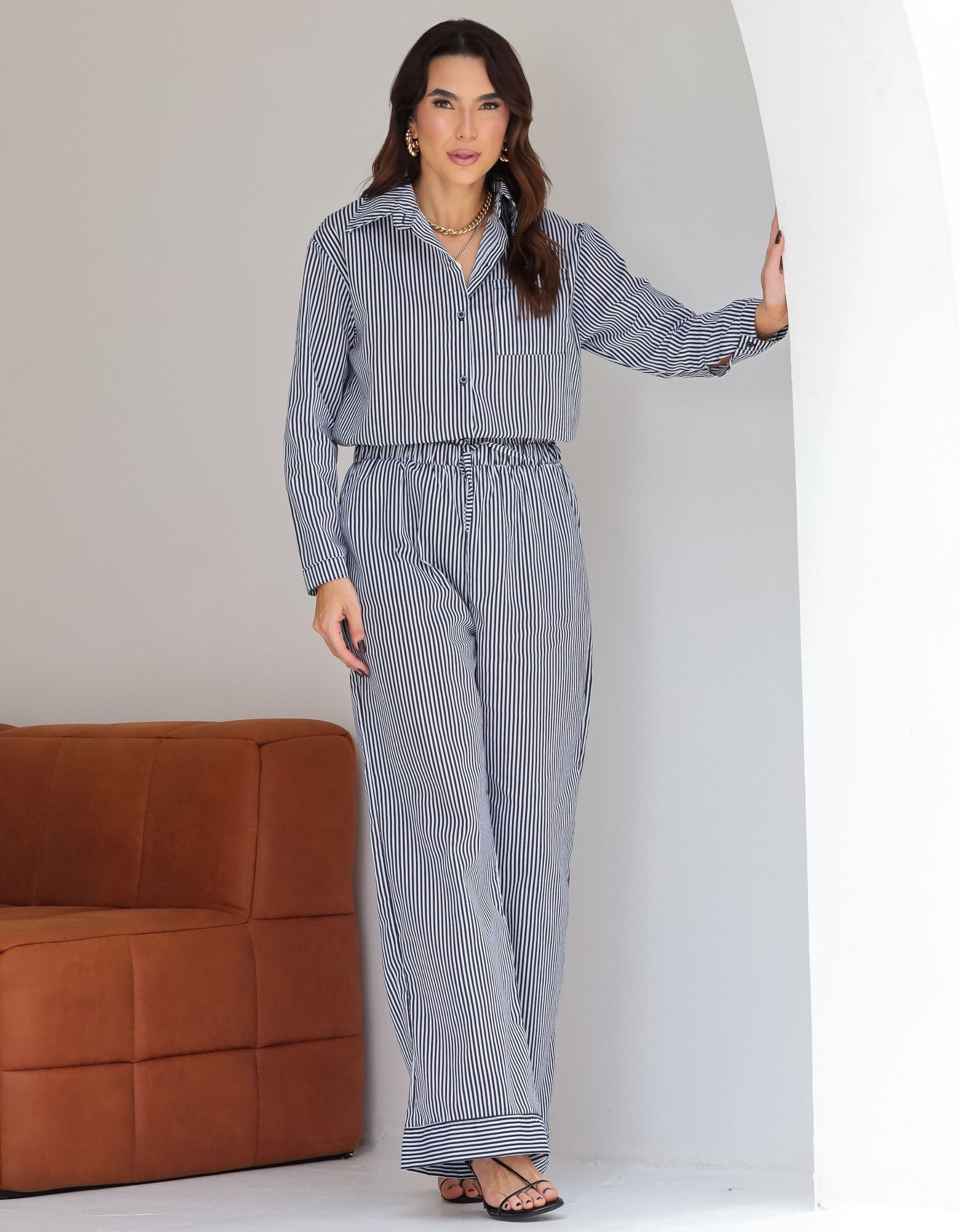 Conjunto Alfaiataria Camisa e Calça em Tricoline