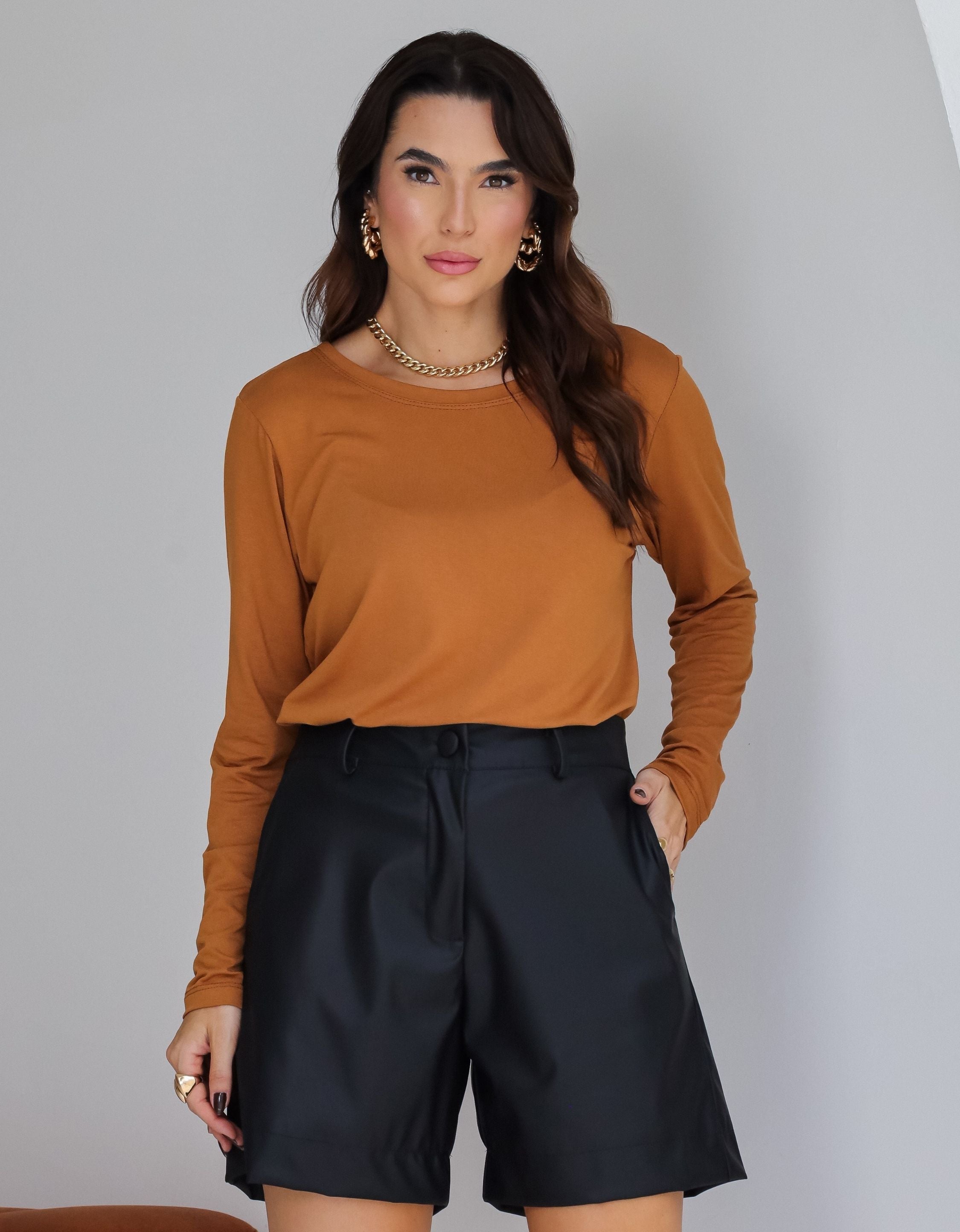 Blusa Malha de Viscose Gola Canoa Manga longa