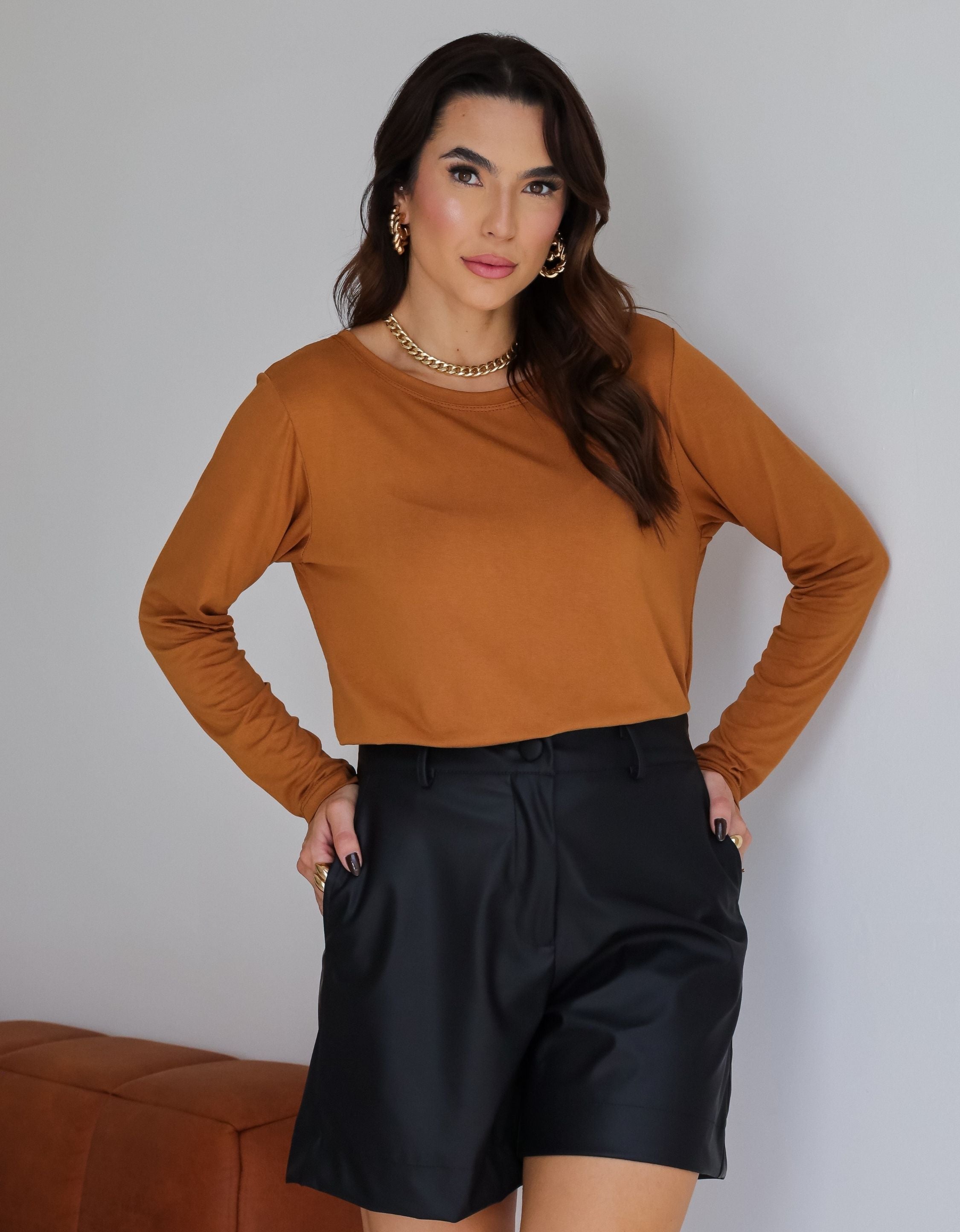 Blusa Malha de Viscose Gola Canoa Manga longa