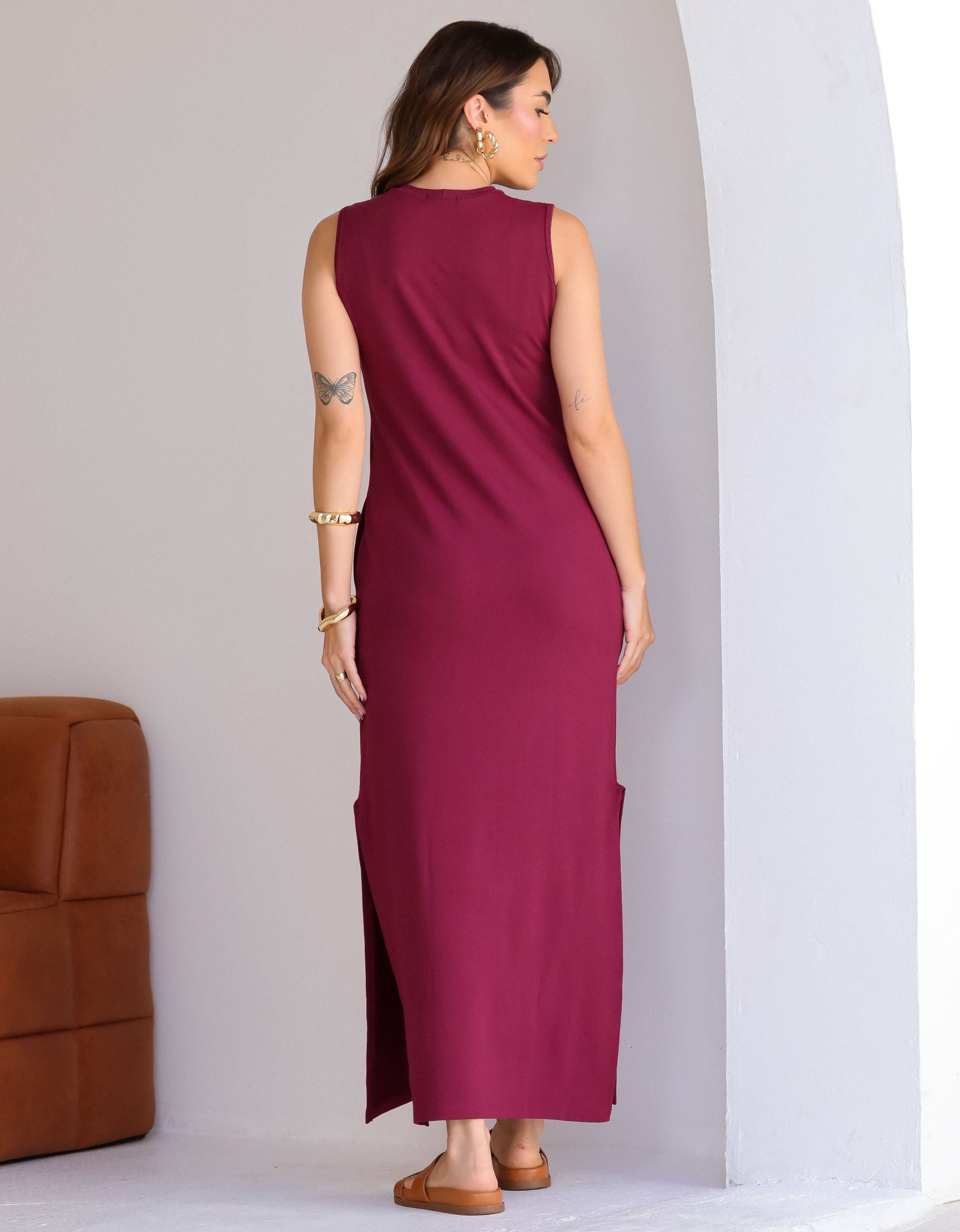 Vestido Alongado com Fenda