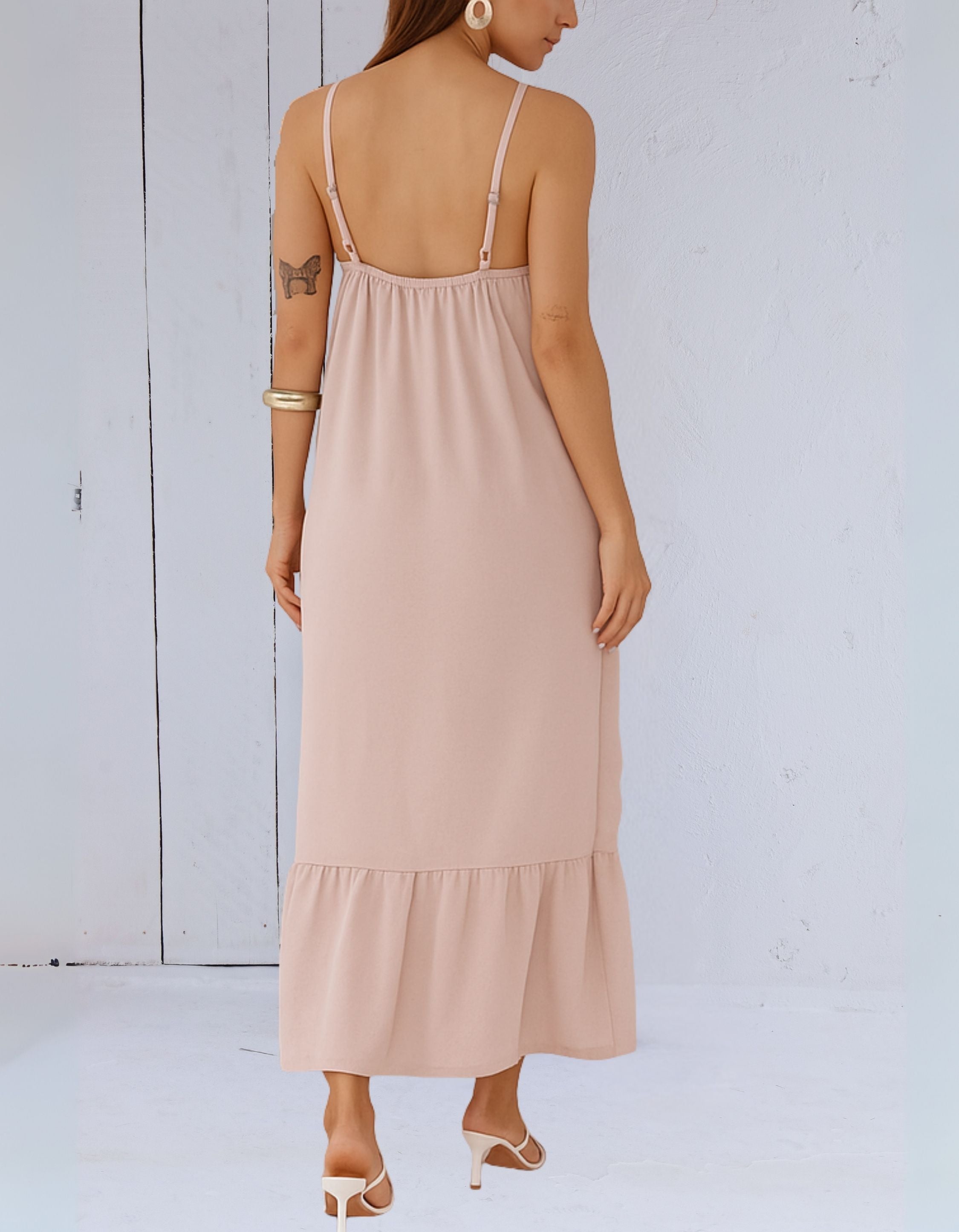 Vestido Longo em Crepe com Alças Reguláveis