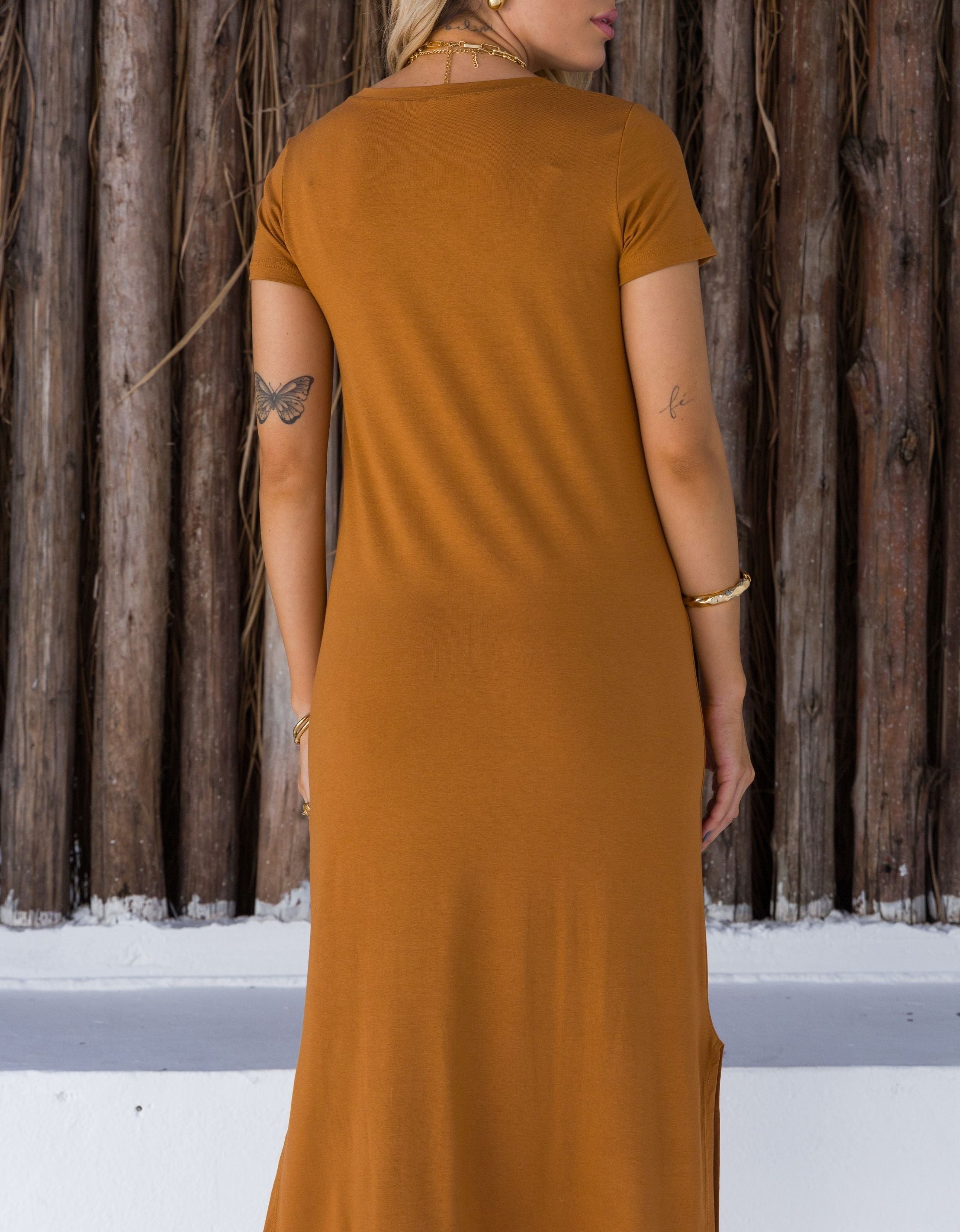 Vestido Midi Malha de Viscose com Mangas e Gola V