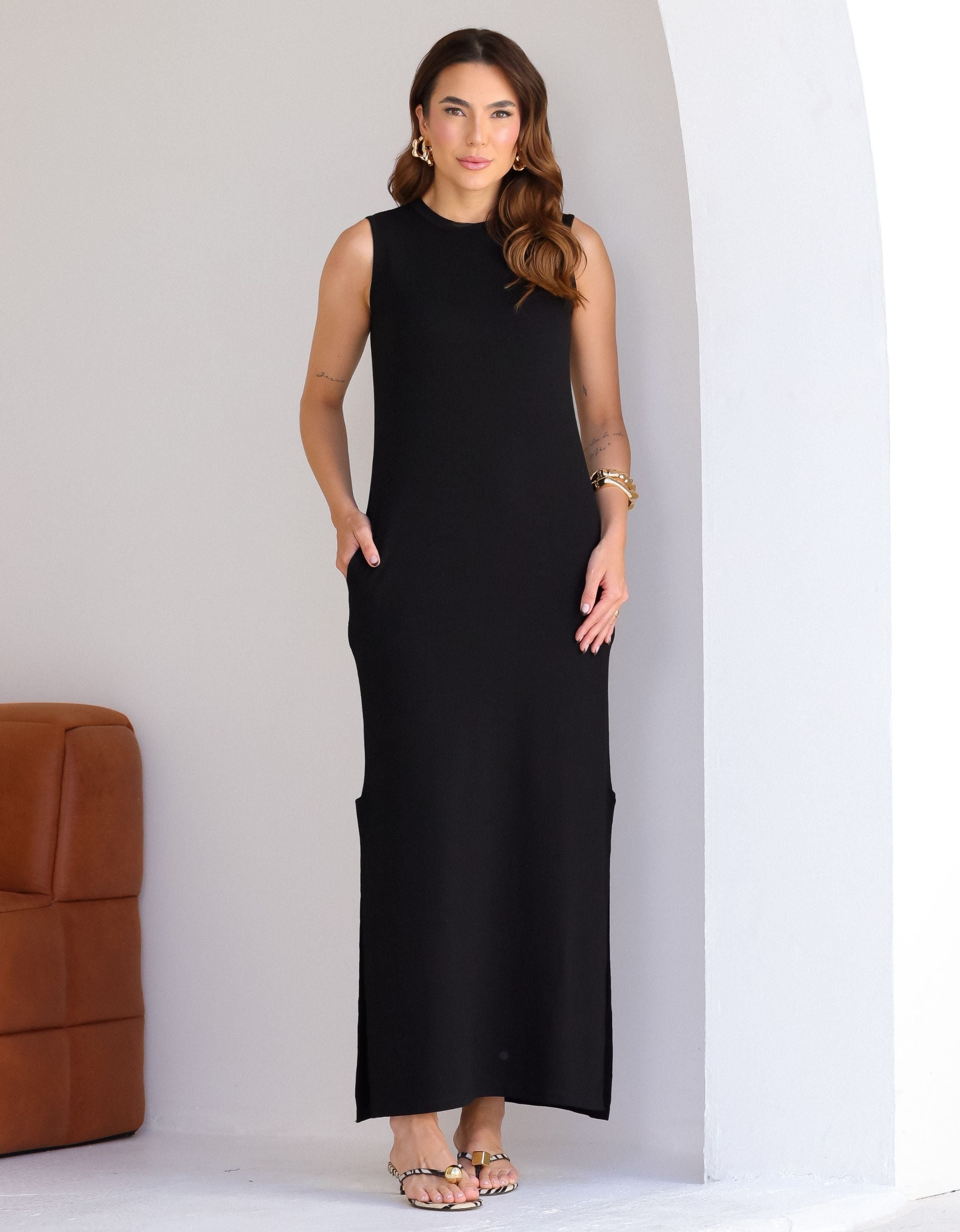 Vestido Alongado com Fenda