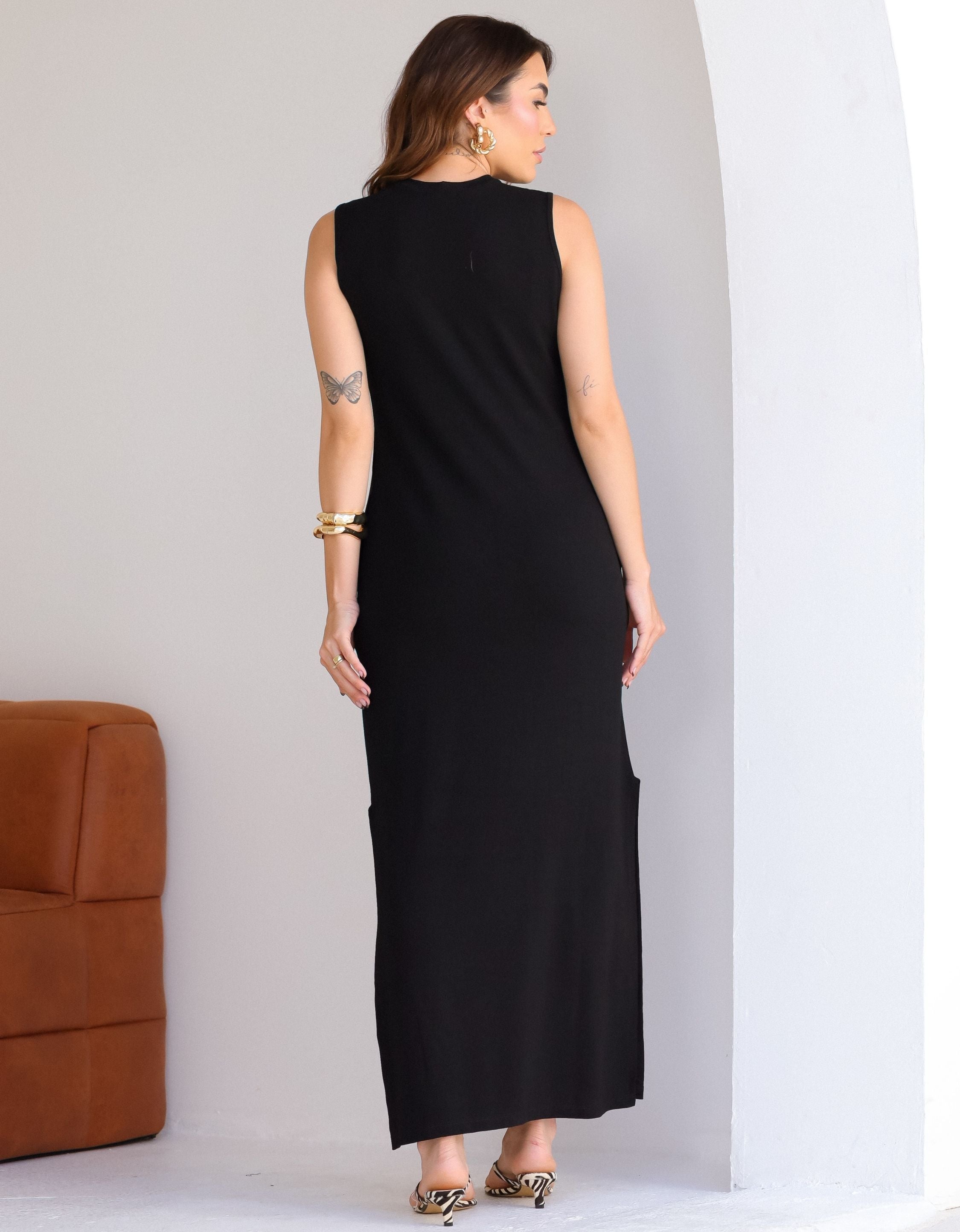 Vestido Alongado com Fenda