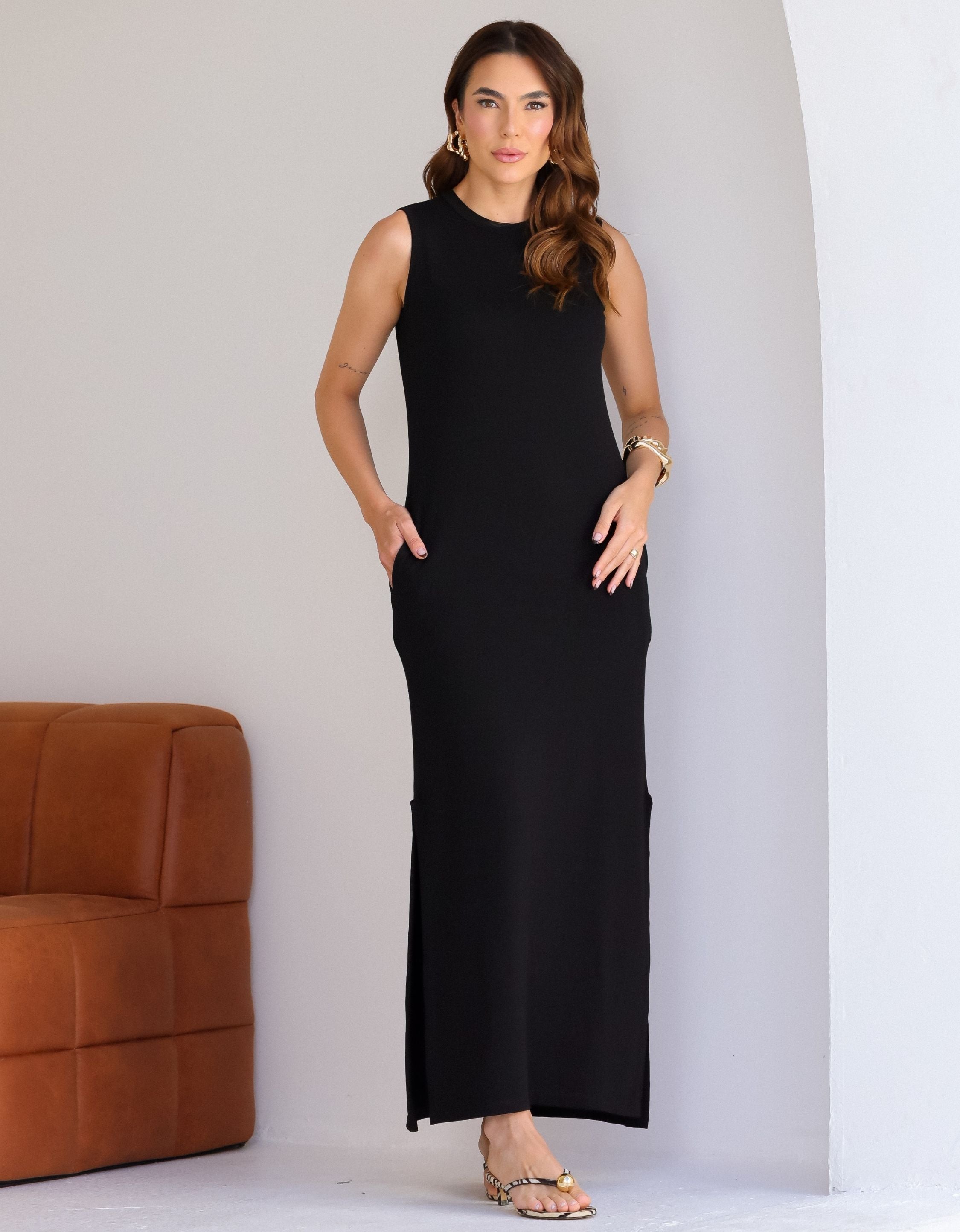 Vestido Alongado com Fenda