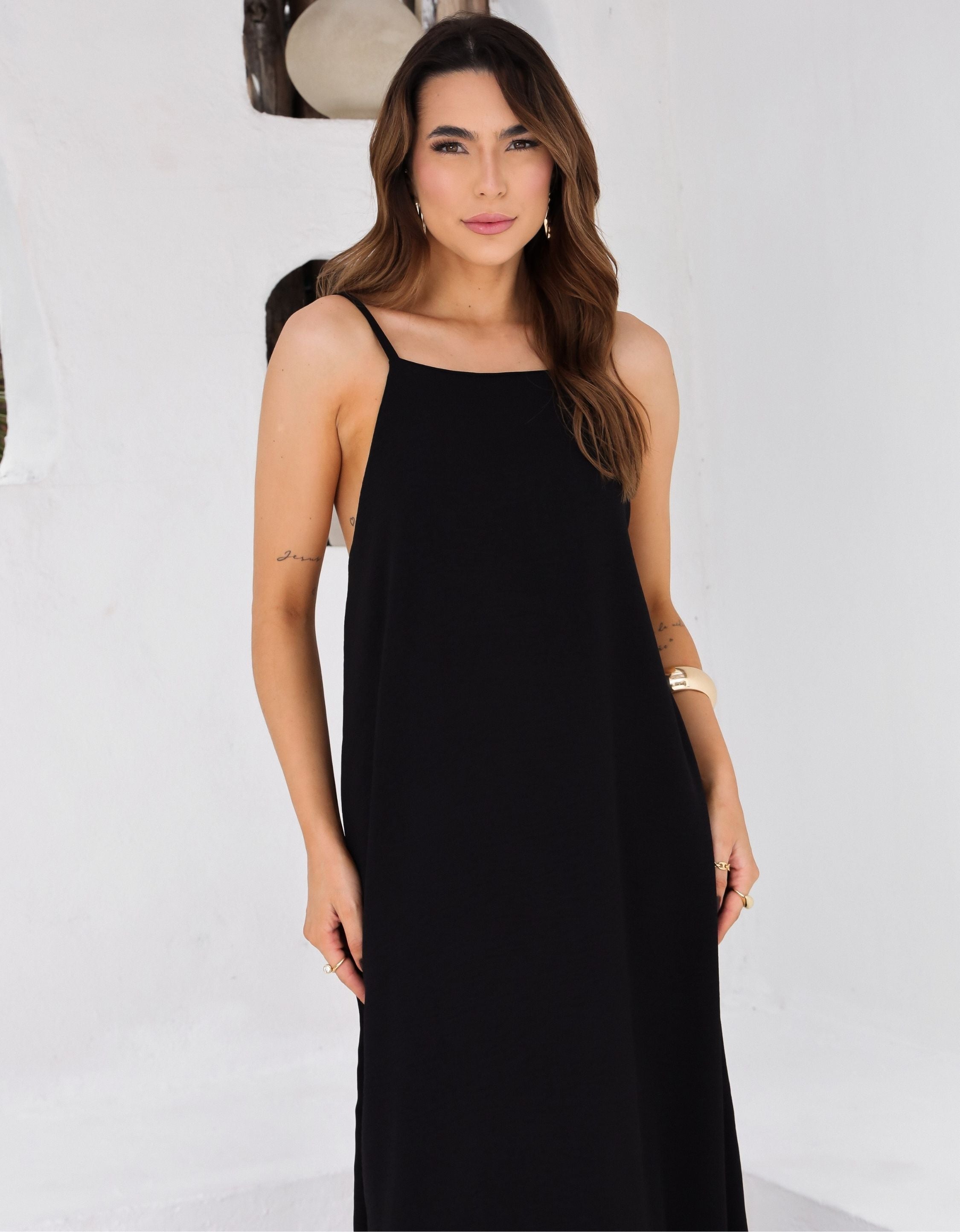 Vestido Longo em Crepe com Alças Reguláveis