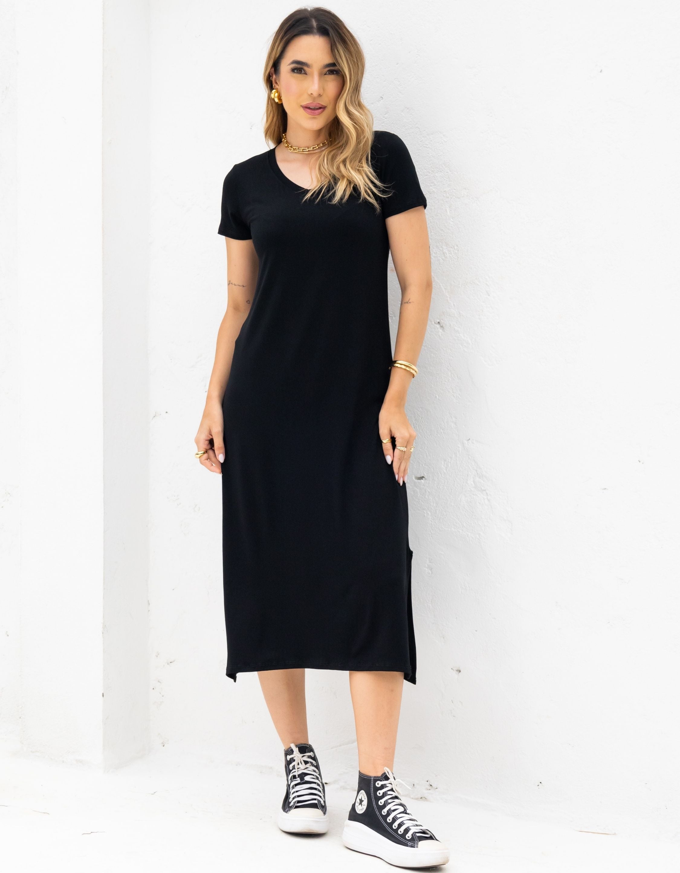 Vestido Midi Malha de Viscose com Mangas e Gola V