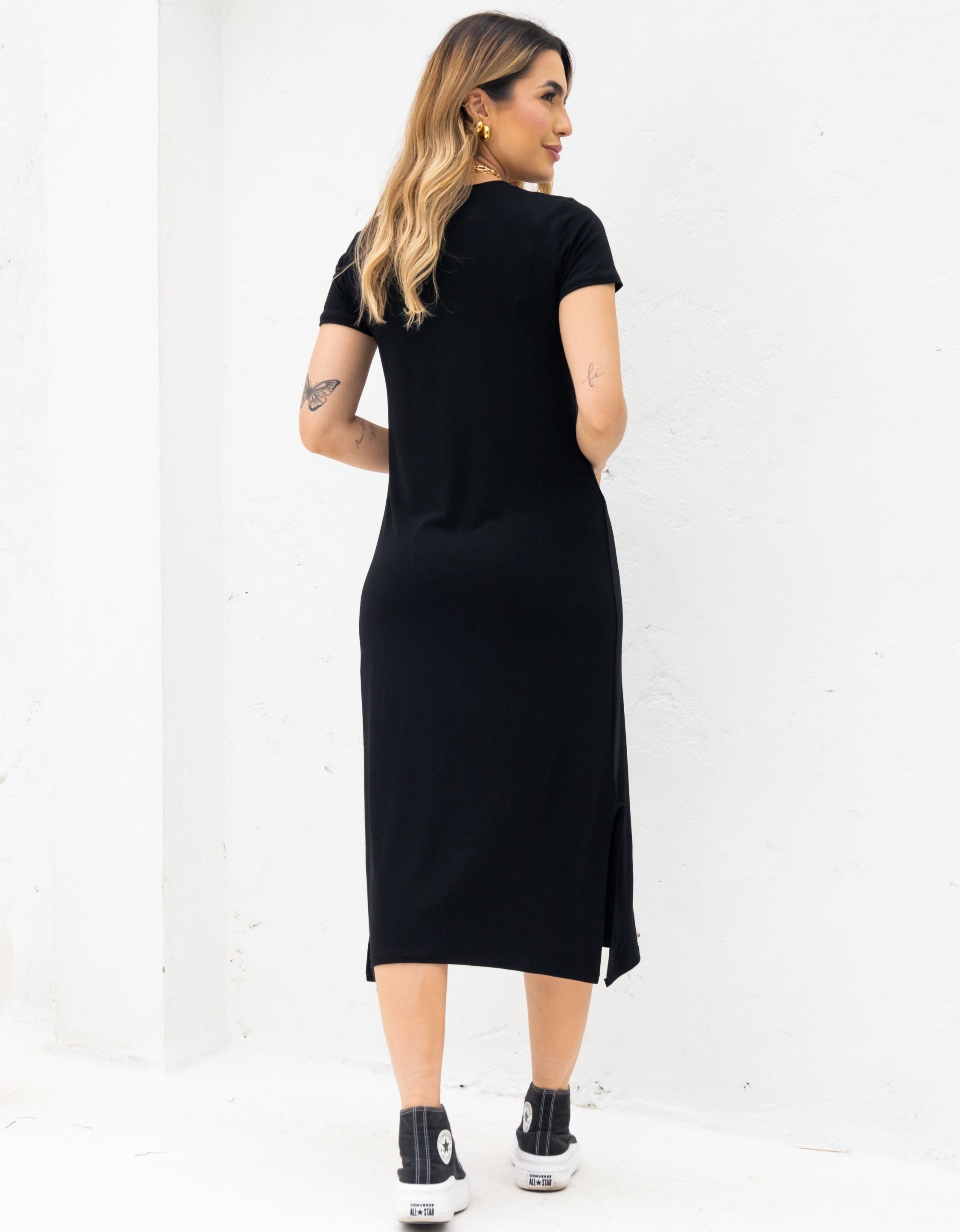 Vestido Midi Malha de Viscose com Mangas e Gola V
