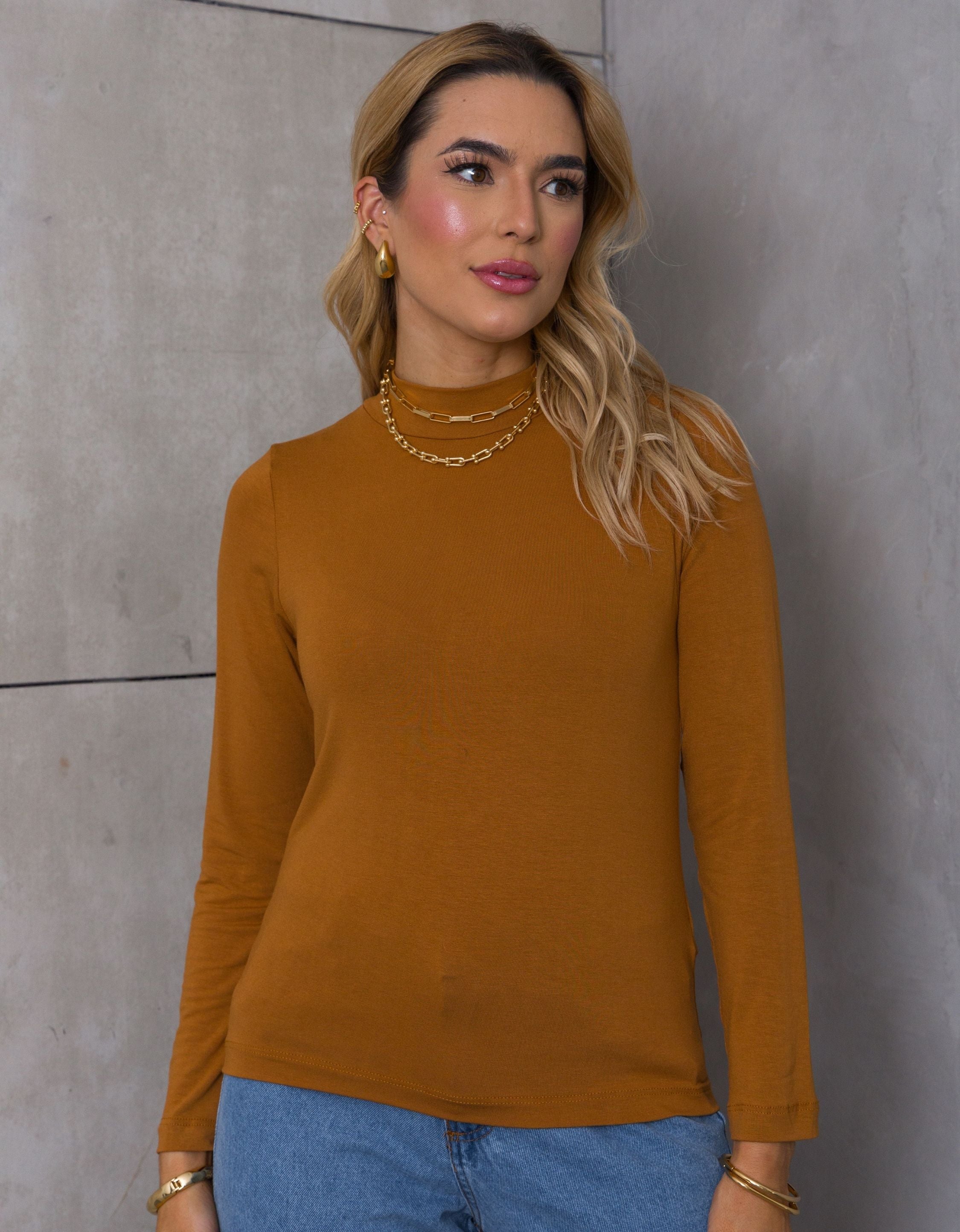 Blusa Cacharrel Gola Alta Malha de Viscose