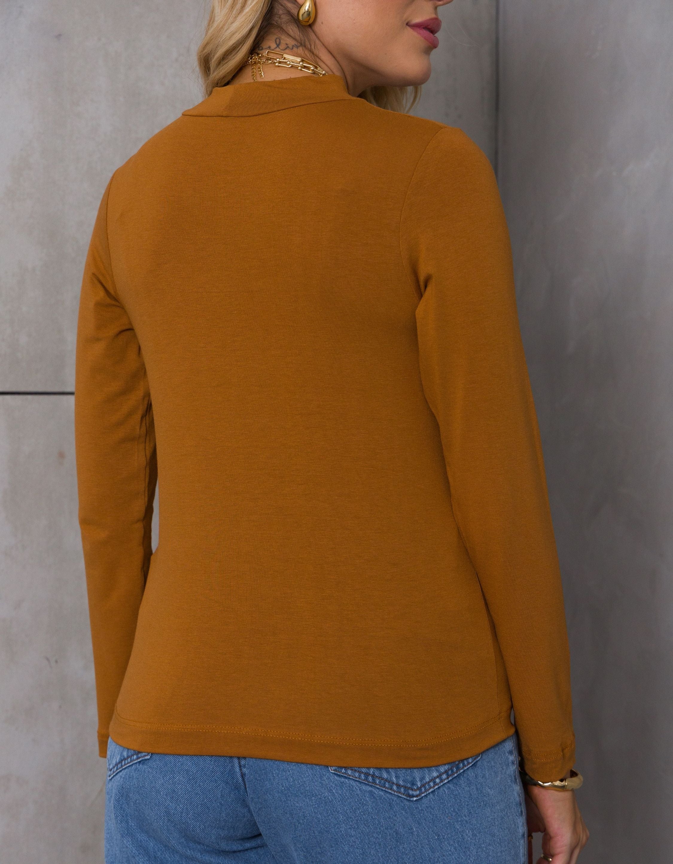 Blusa Cacharrel Gola Alta Malha de Viscose