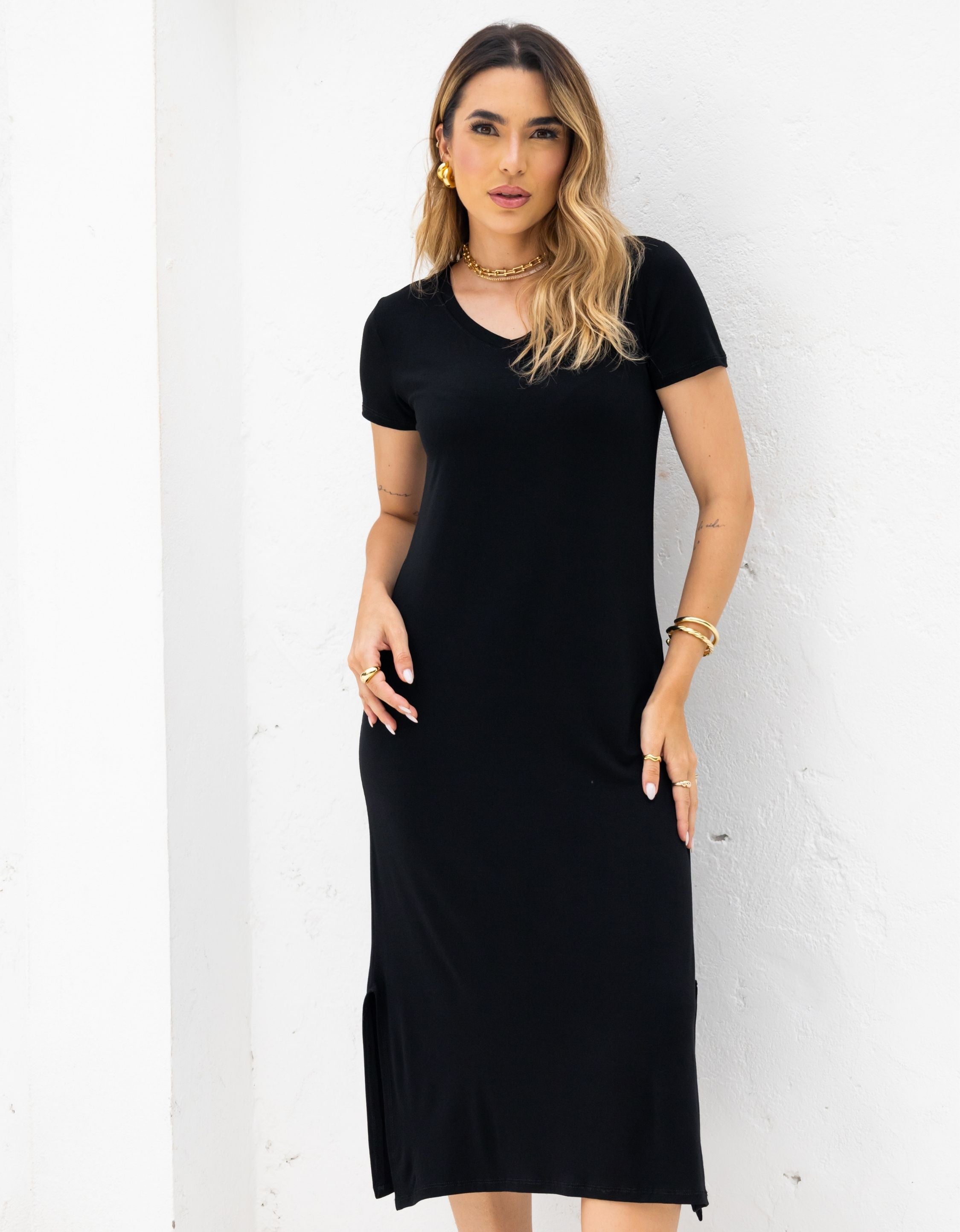 Vestido Midi Malha de Viscose com Mangas e Gola V
