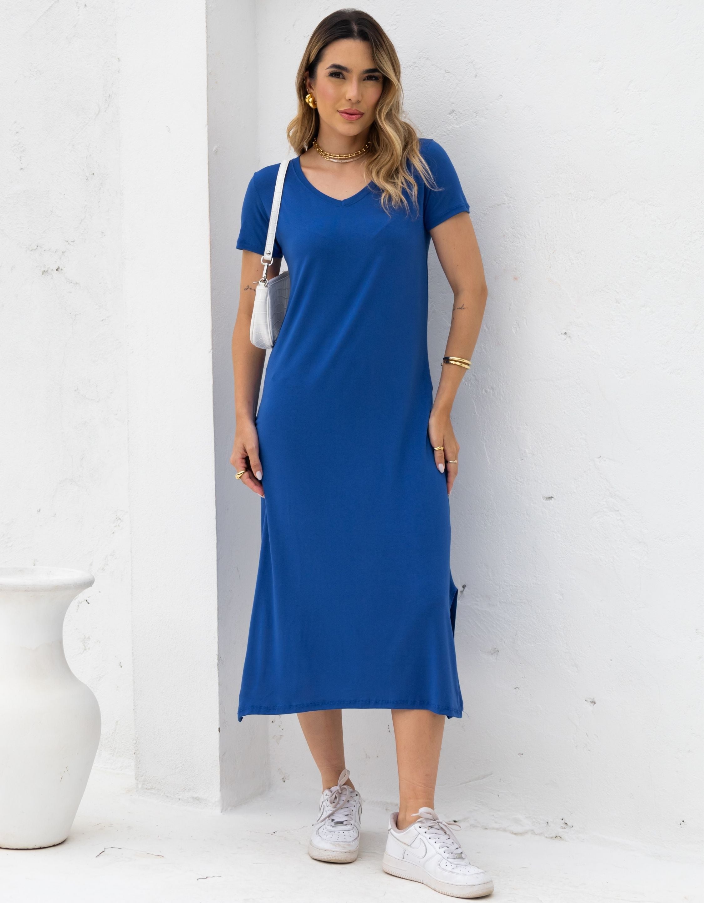 Vestido Midi Malha de Viscose com Mangas e Gola V