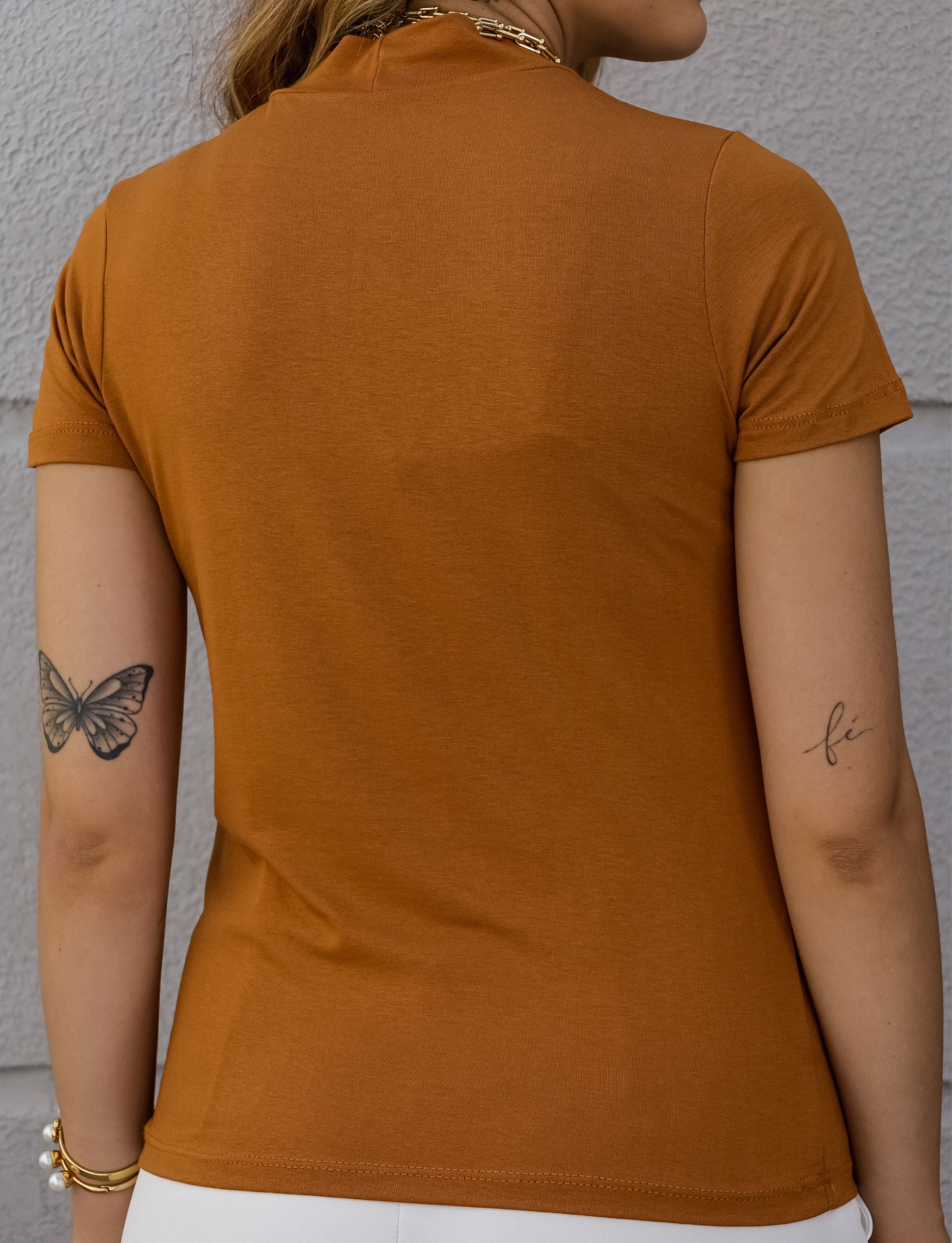 Blusa Gola Alta Com Mangas Malha de Viscose