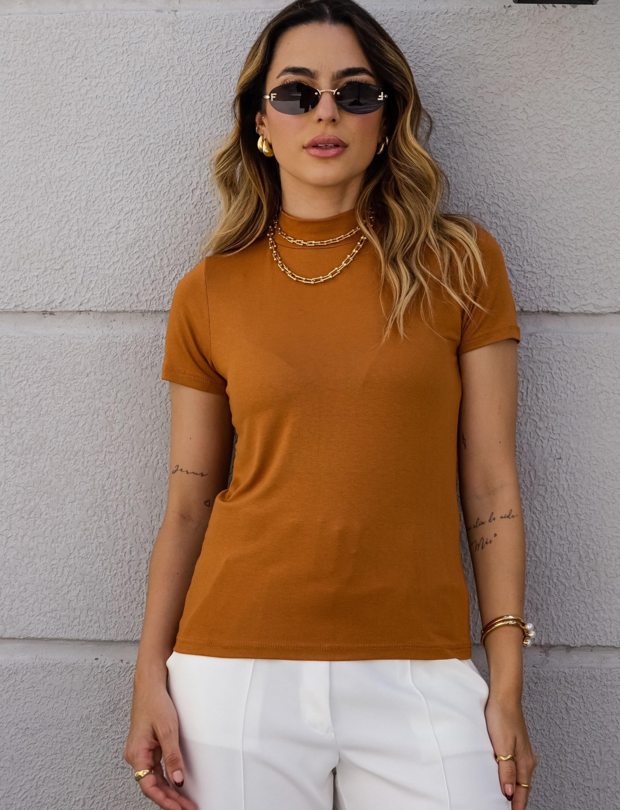 Blusa Gola Alta Com Mangas Malha de Viscose