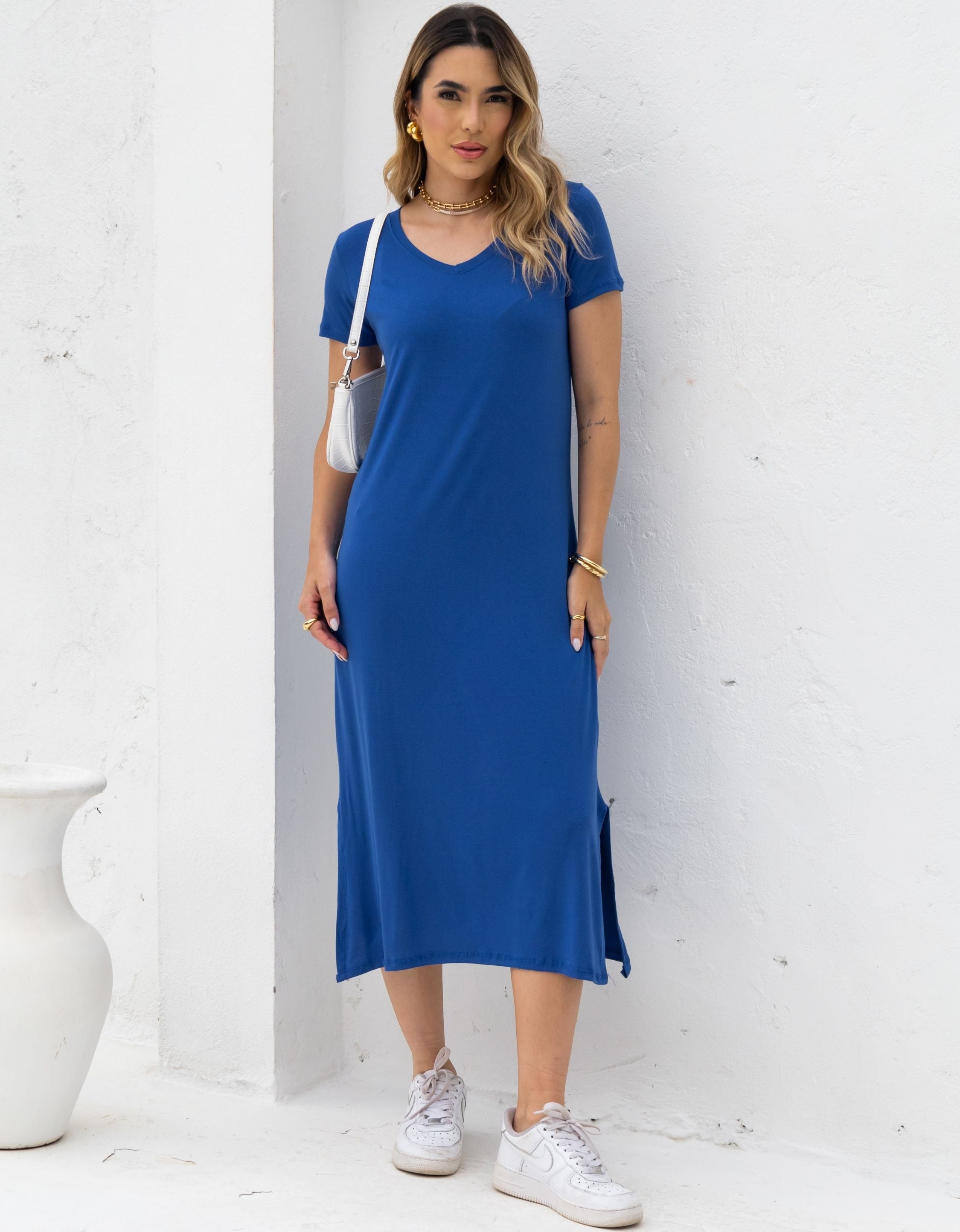 Vestido Midi Malha de Viscose com Mangas e Gola V