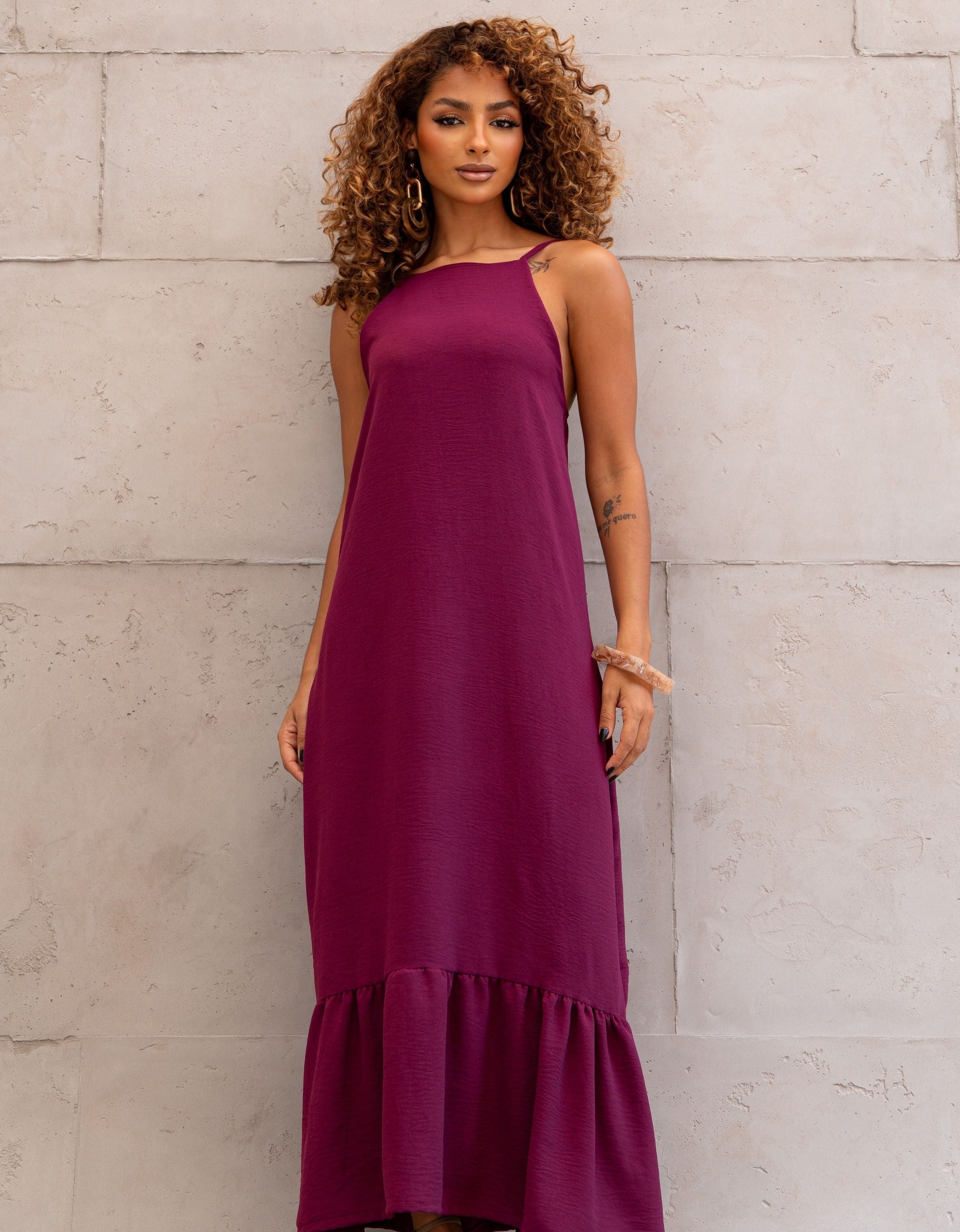 Vestido Longo em Crepe com Alças Reguláveis