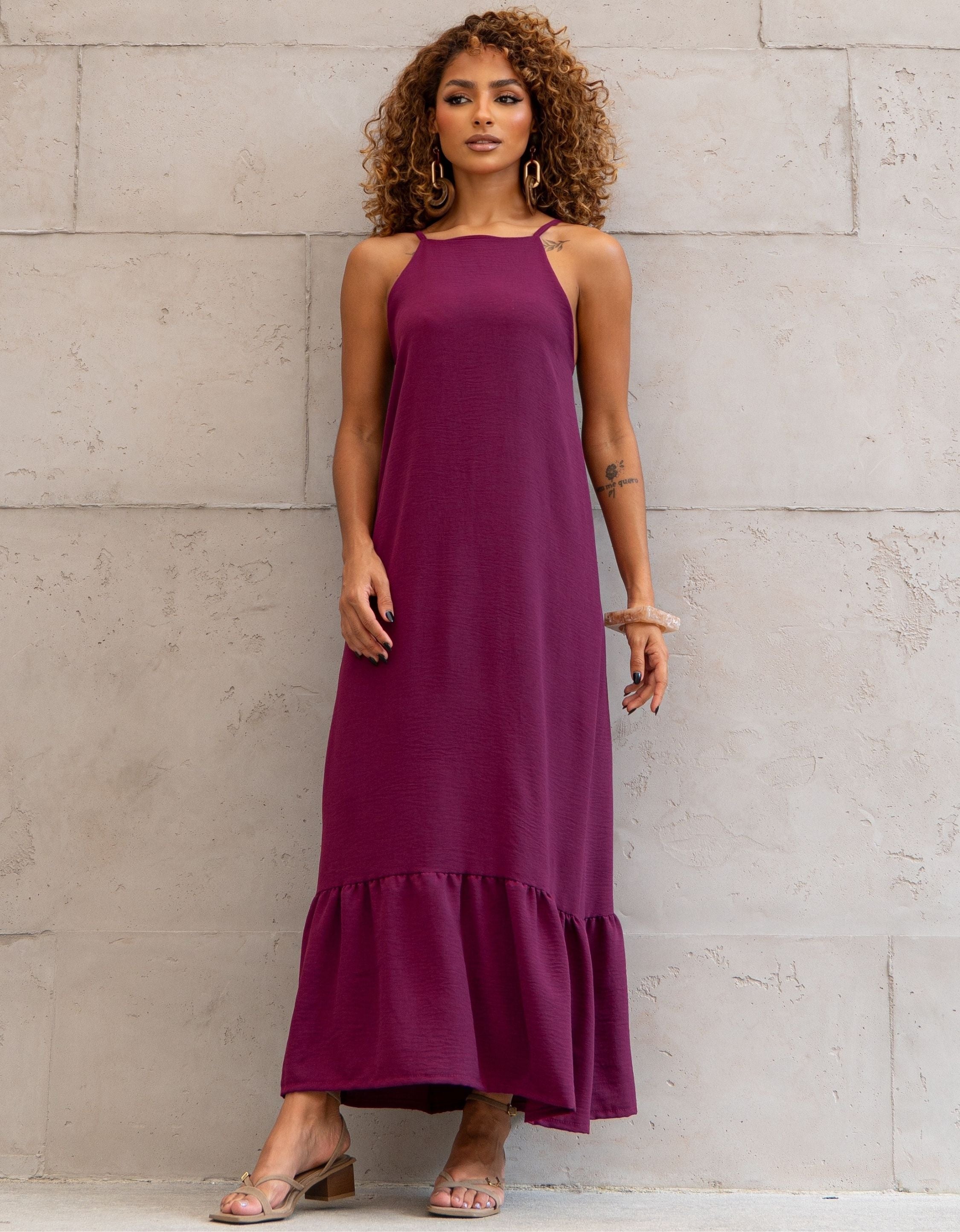 Vestido Longo em Crepe com Alças Reguláveis