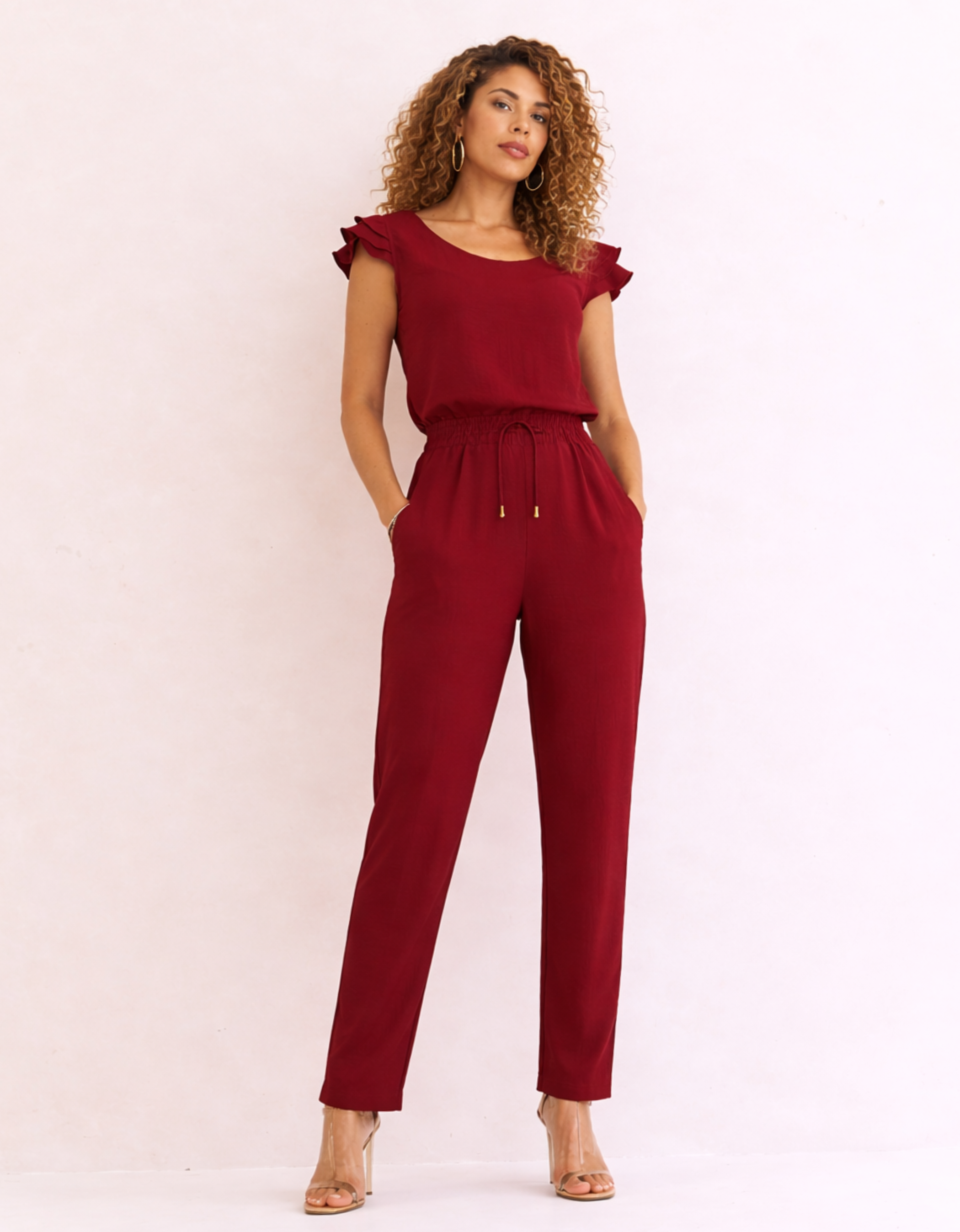 Conjunto em Crepe Blusa e Calça Cenoura com Bolsos