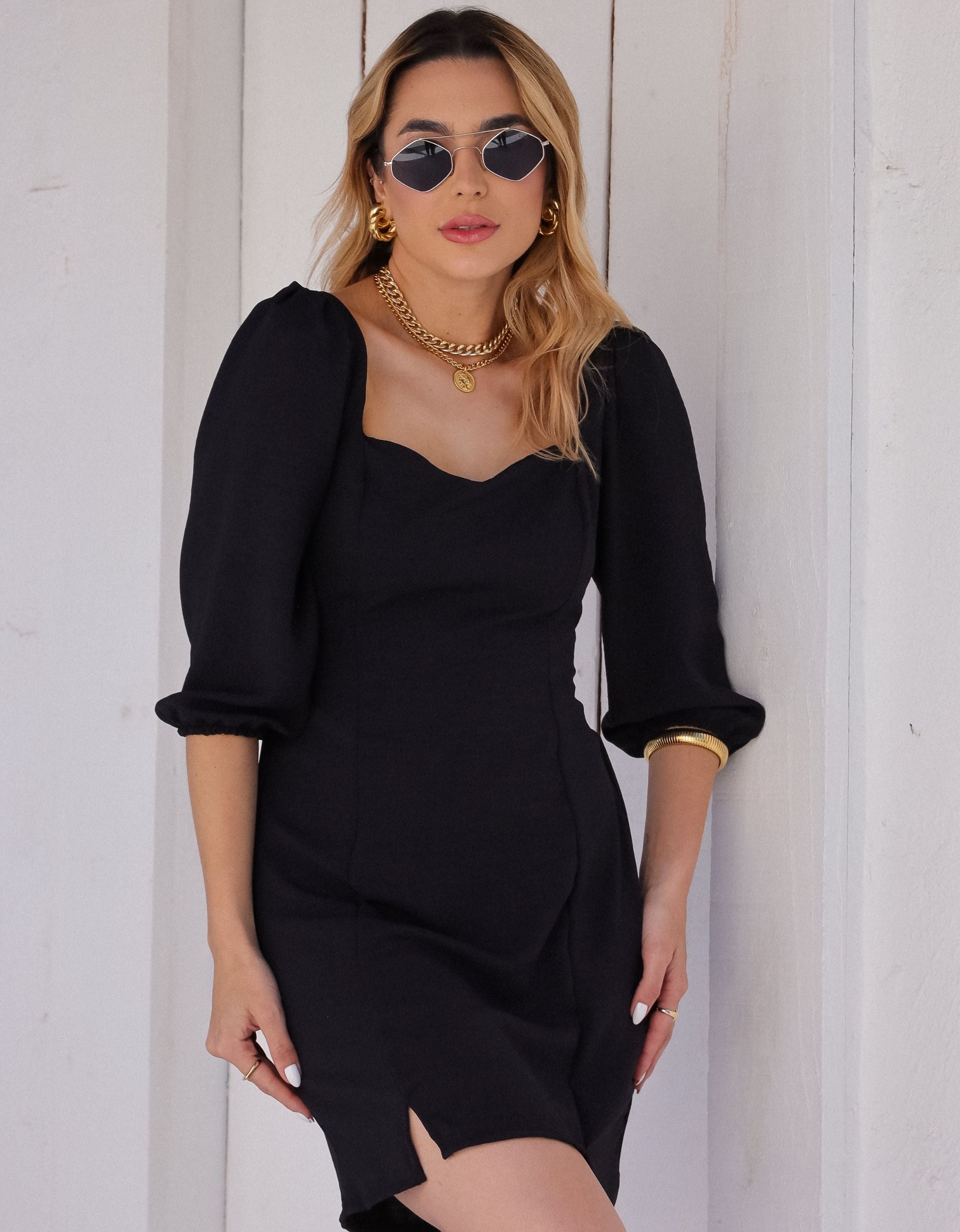 Vestido Curto em Crepe com Mangas 3/4